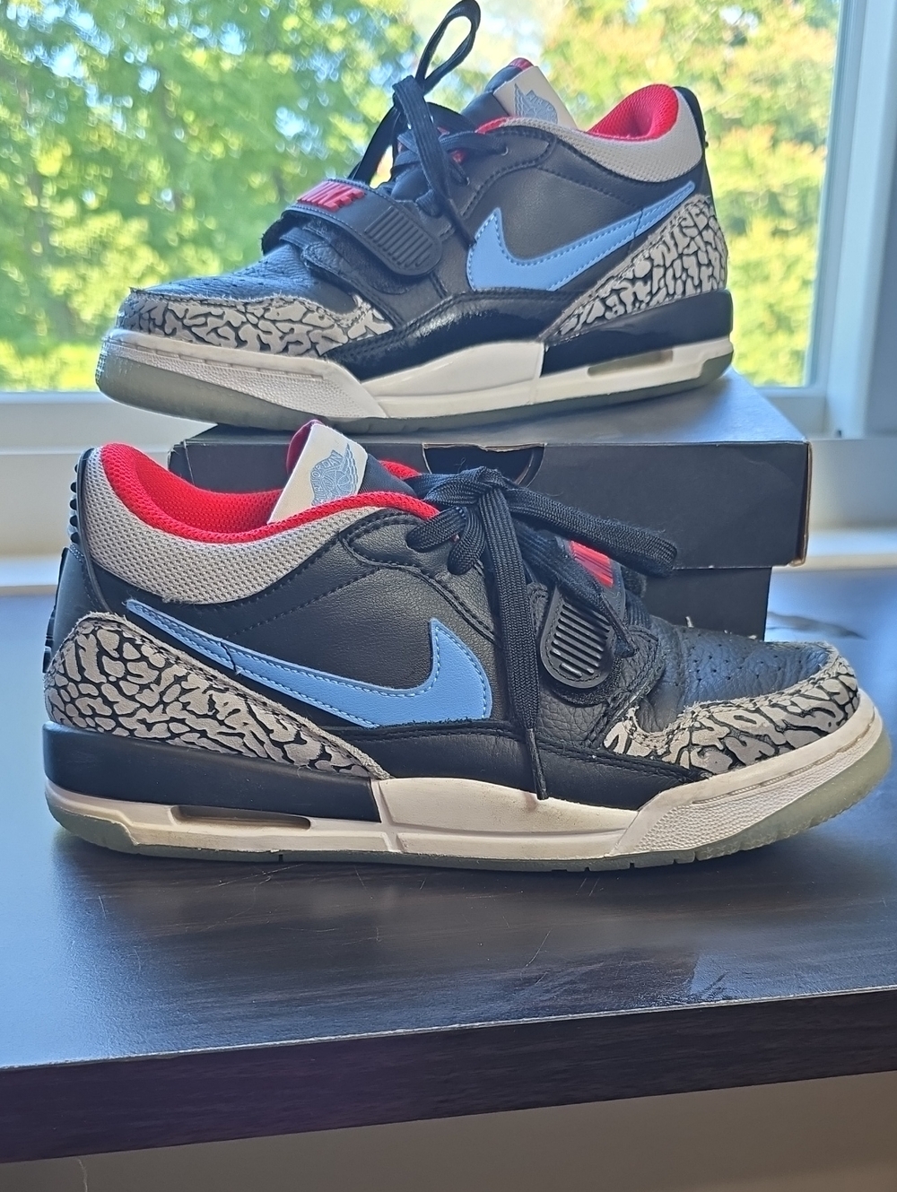 Nike Mens/ Big Kid Air Jorda  Legacy Black/Light Blue/Red Elephant Print 6.5 Y